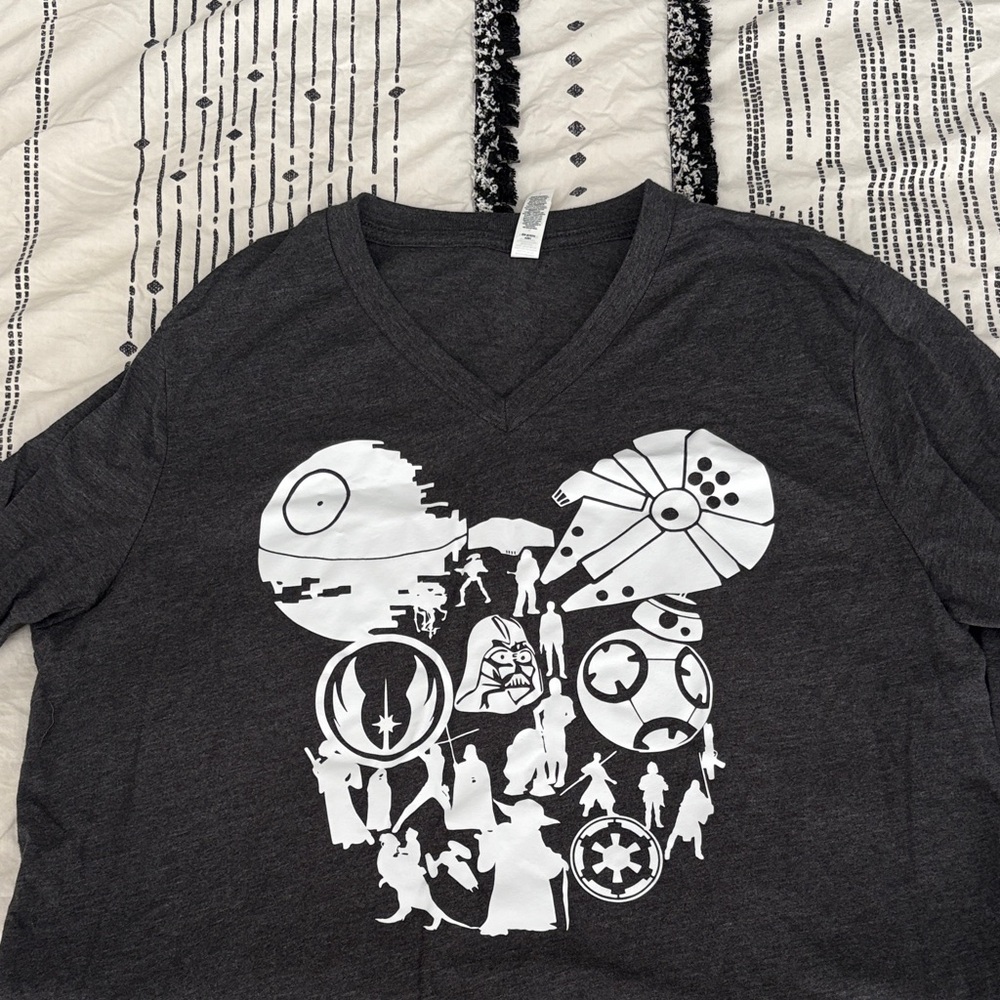 Star Wars Disney Graphic T-Shirt